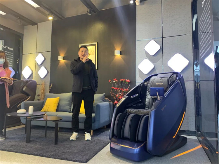 VSPORTS体育官网體育集團旗下品牌—銳珀爾舉行新款4D穴感總裁按摩椅S500內(nèi)訓(xùn)會
